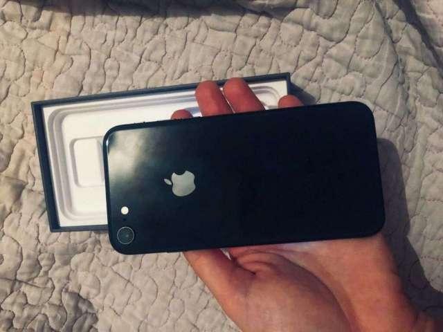 iPhone 8 iPhone 8